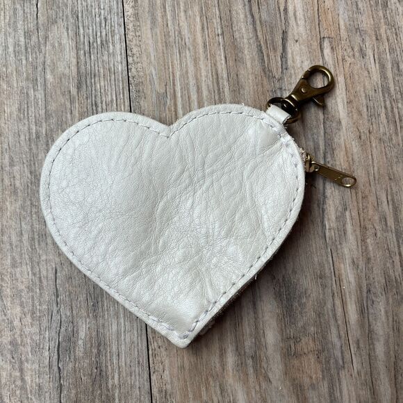 Portland Leather Heart Pouch Bag Key Chain White Leather Zip Clip Hook - Picture 2 of 6